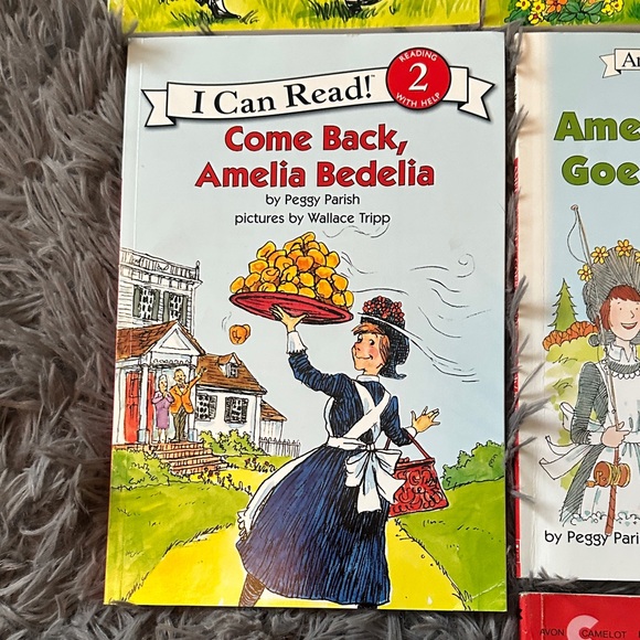 Amelia Bedelia Book Set for Kids - Picture 8 of 11